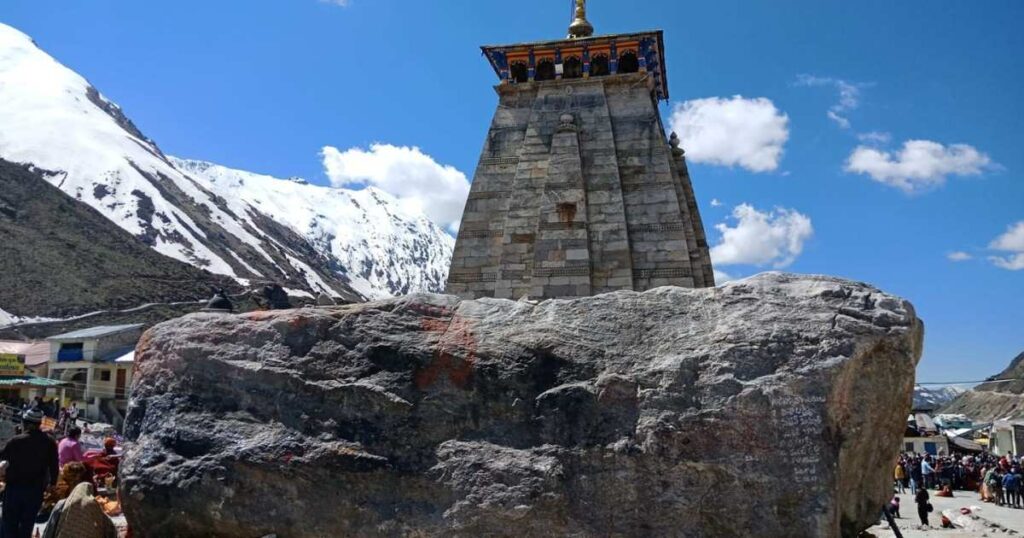 केदारनाथ मंदिर भीम शिला